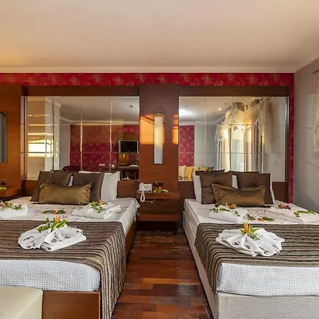 Maira Deluxe Hotel