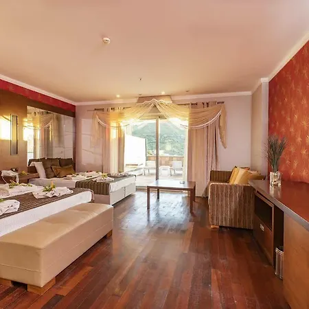 Hotel Maira Deluxe
