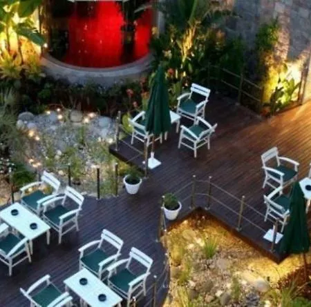 Maira Deluxe Hotel 4*