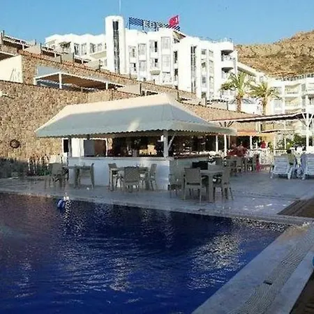Maira Deluxe Hotel 4*