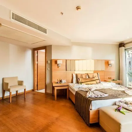 Hotel Maira Deluxe